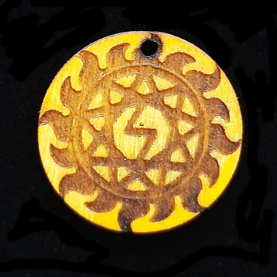 Славянский деревянный оберег "Перуница". Материал береза. Цвет Лиственница. Длина шнура 50 см. Диаметр 3 см