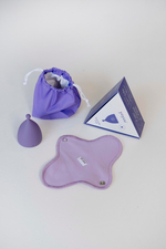 Менструальная чаша 25 мл. в лавандовом цвете