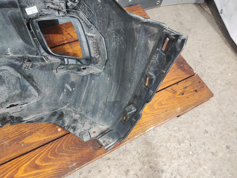 Бампер задний Peugeot 3008 16-22 Б/У Оригинал 9811865077