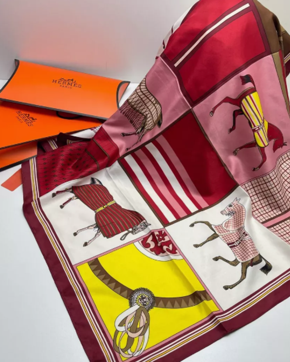 Щёлковый платок HERMES