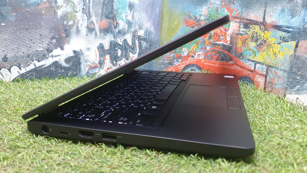 Ноутбук Dell i5-8/4Gb