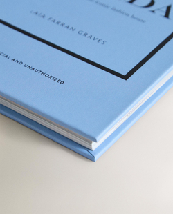 The Little Book of Prada. Иллюстрированная книга о модном доме Prada (на английском языке)