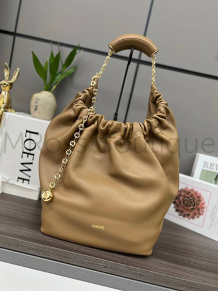 Женская сумка Loewe Squeeze Medium коричневого цвета