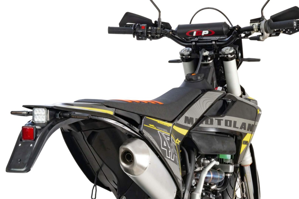 Мотоцикл Motoland 500 XT500 ST 17/17 (мотард)