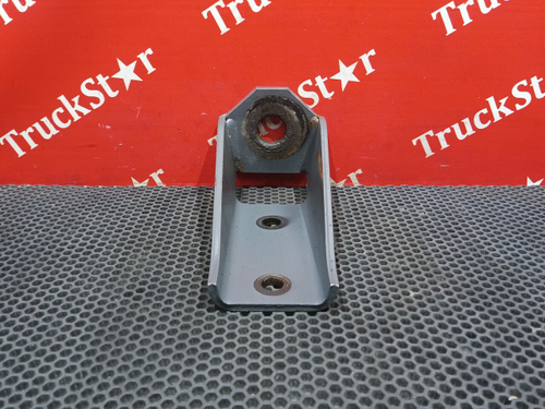 Кронштейн амортизатора переднего