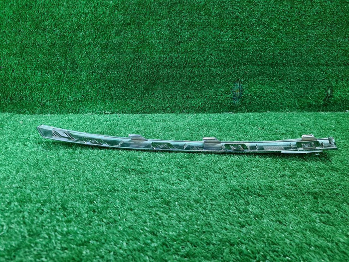 Молдинг переднего бампера правый Volvo S90 2 20-нв