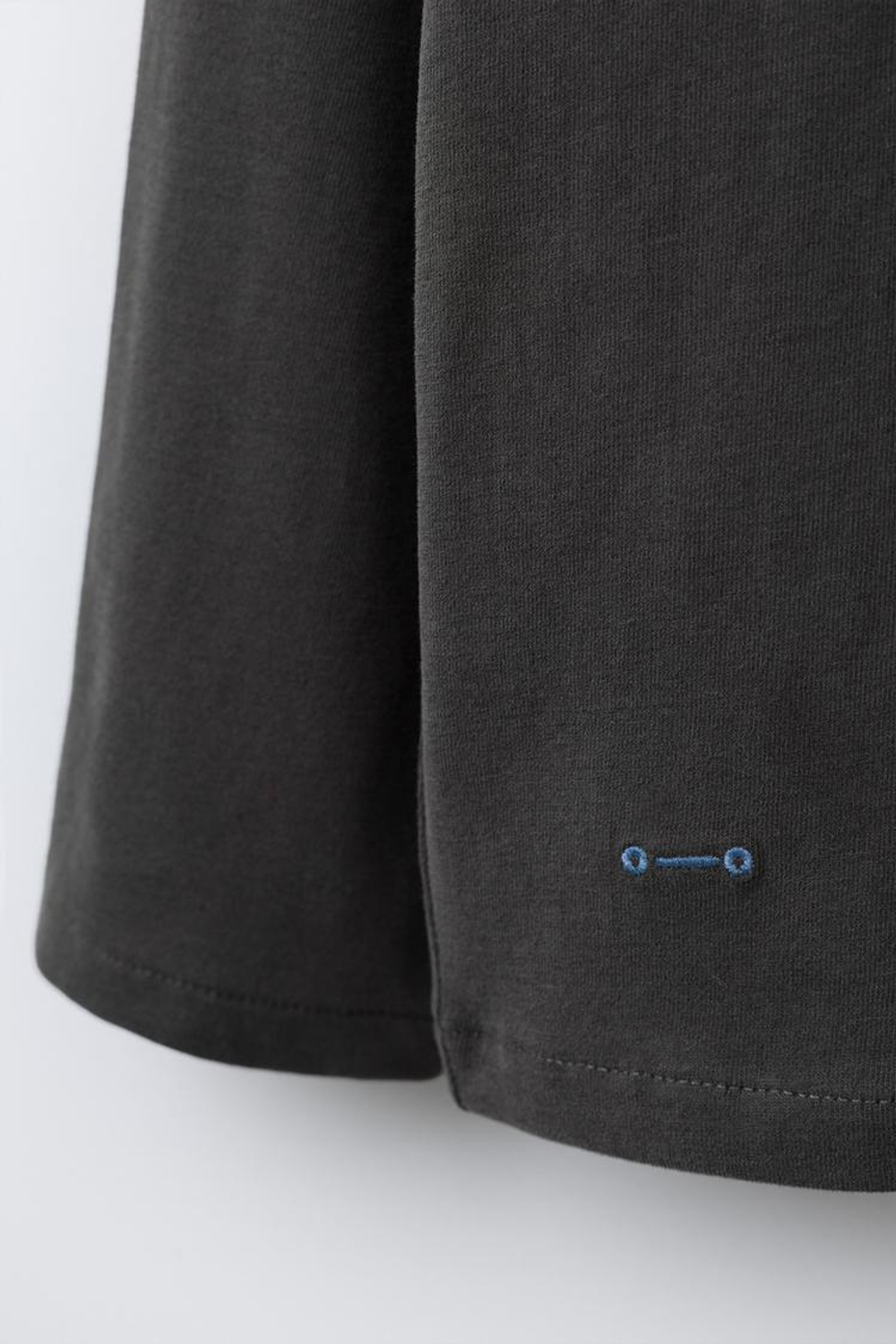 ZARA ФУТБОЛКА С ДЛИННЫМИ РУКАВАМИ И ВЫШИВКОЙ, АНТРАЦИТОВО-СЕРЫЙ