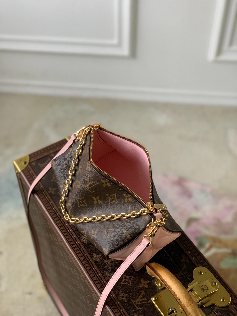 Louis Vuitton Bloom Pouch