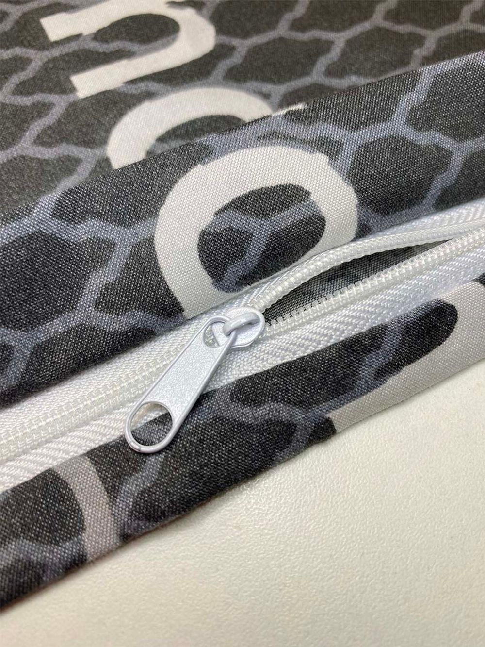 Постельное белье полисатин Simple House "Strive" 1,5-сп Наволочка 50х70 см 1 шт Простынь на резинке 90x200 см Пододеяльник 145x215 см