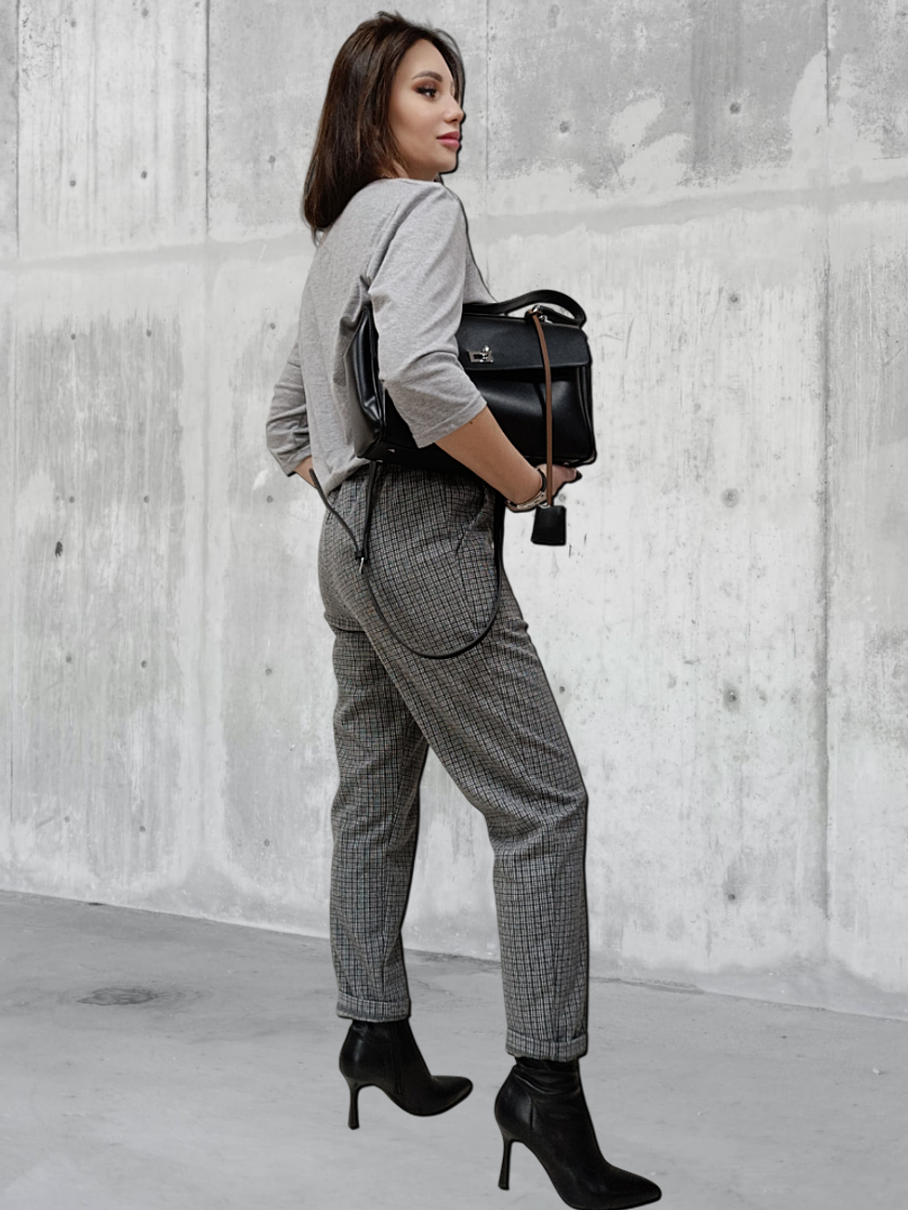 21402 Брюки женские классические джерси серая клетка (60-158)