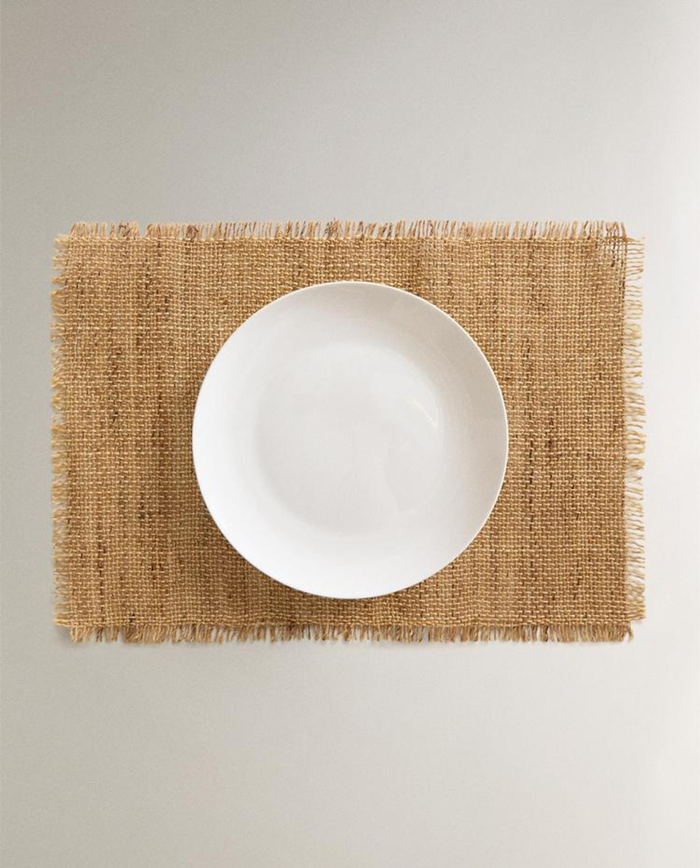 ZARA HOME ПОДСТАВКА ПОД СТОЛОВЫЕ ПРИБОРЫ ИЗ ПЛЕТЕНОГО ВОЛОКНА, СВЕТЛО-БЕЖЕВЫЙ