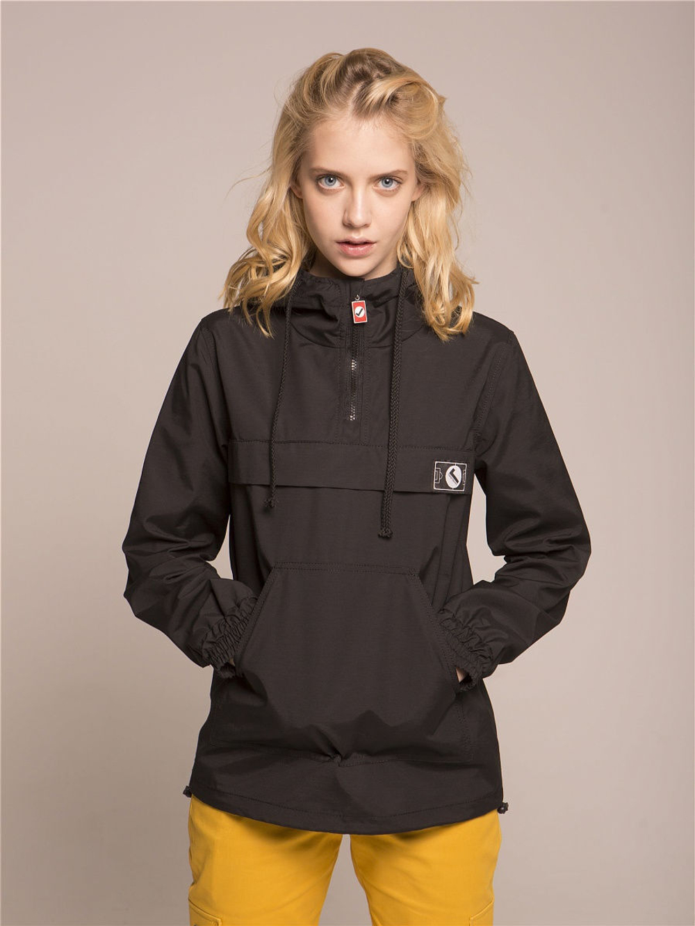 Анорак женский черный Город Горький