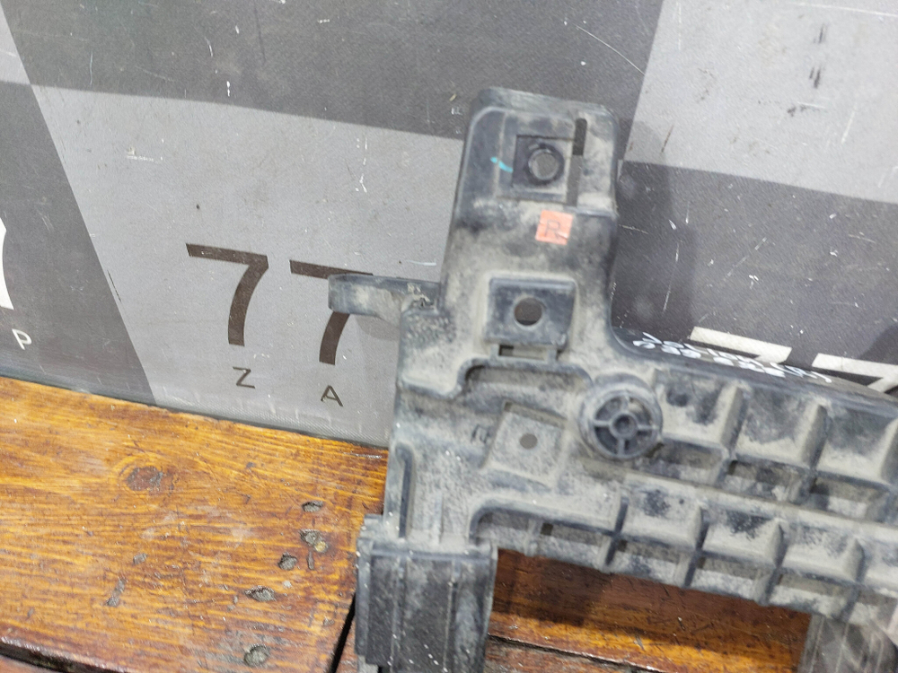 Кронштейн решетки радиатора левый Haval Jolion 21-нв Б/У Оригинал 5509100XST01A