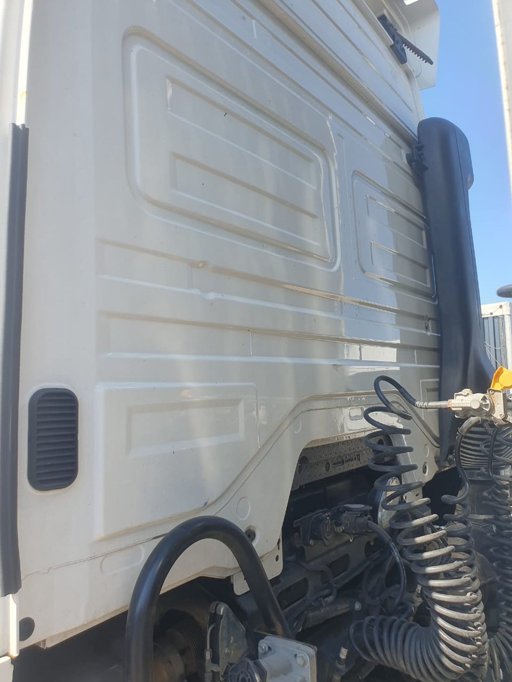 КамАЗ М1840 4x2 Седельный тягач 5490-S5 (Дизельный, 12,0 л, 401 л.с., МТ)