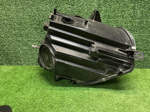 Фара левая Mini Countryman F60 (2016-2020) LED