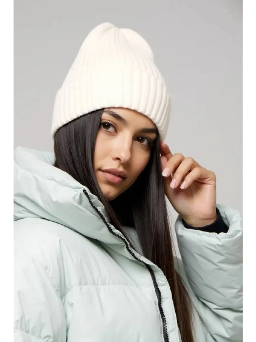 шапка вязаная теплая зимняя с отворотом стильная