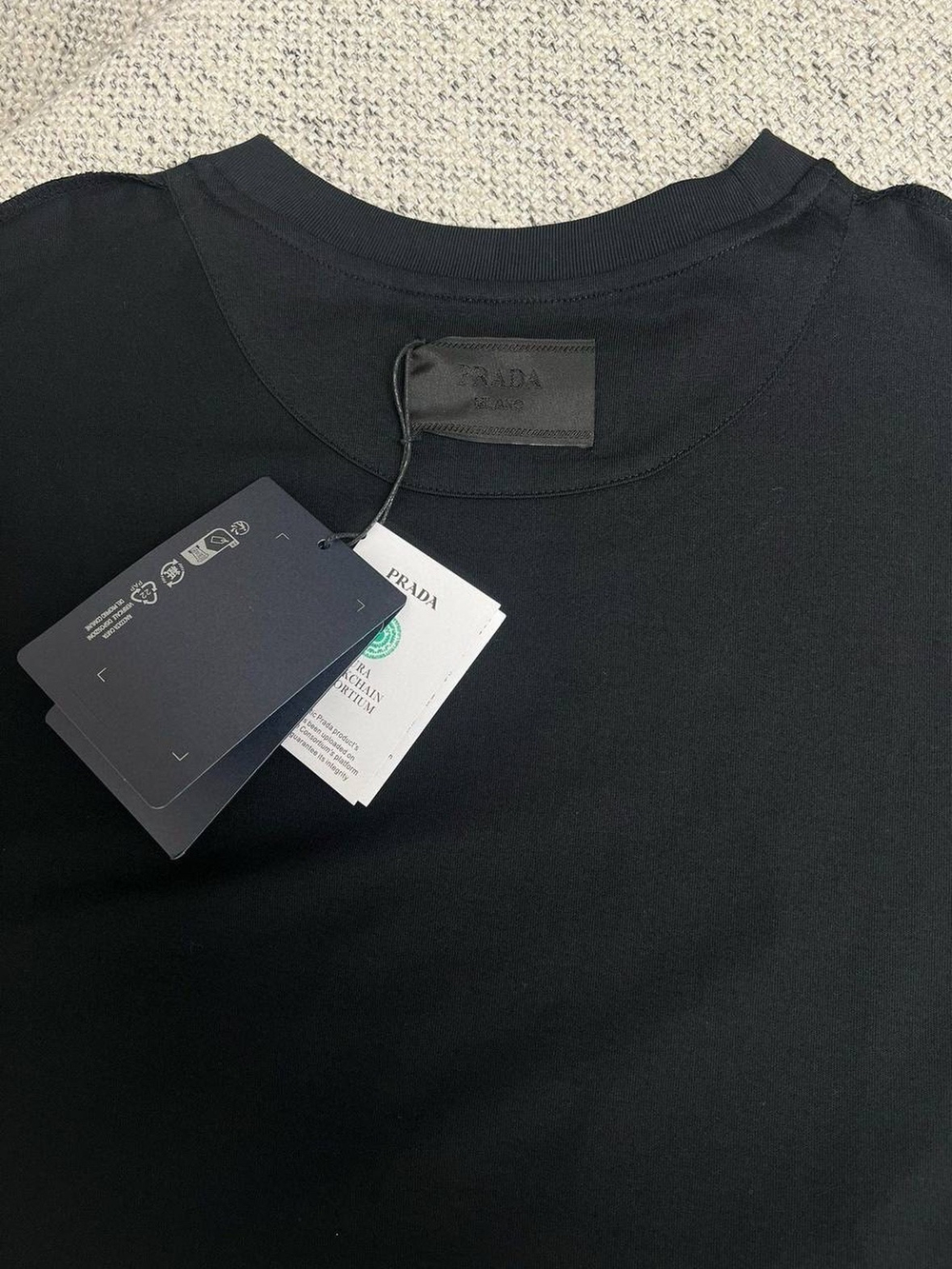 Футболка Prada