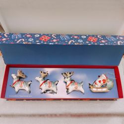 Набор фарфоровых ёлочных игрушек Дед Мороз с оленями