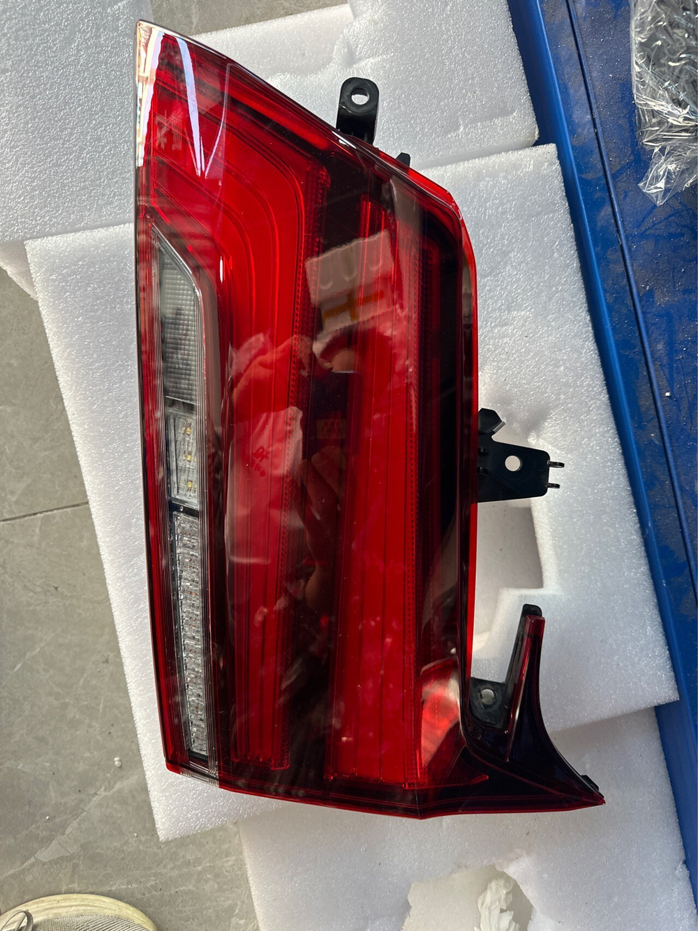Задний фонарь (левый/правый) Toyota Alphard/Vellfire 2016-2022 LED