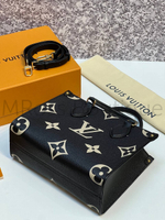Черная сумка Louis Vuitton Onthego PM с узором монограм