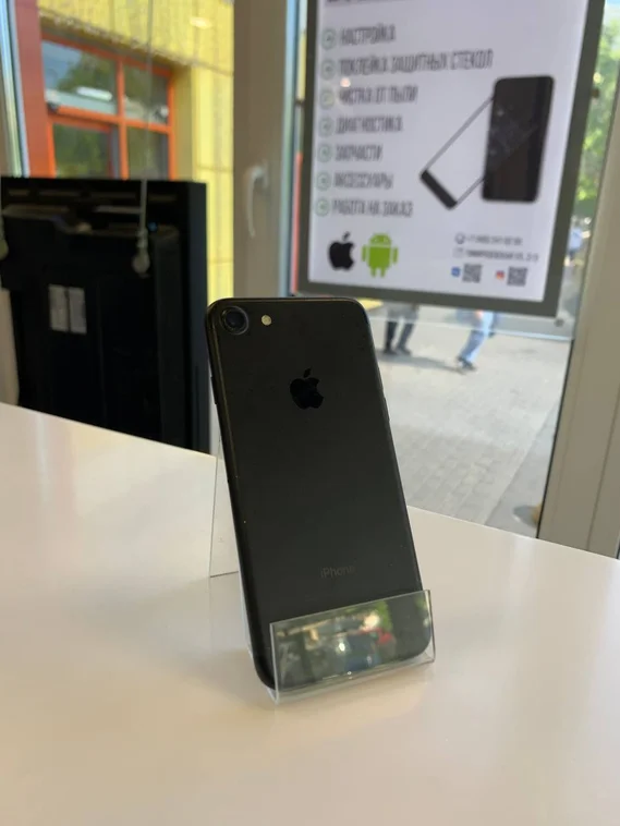 Смартфон Apple Iphone 7 32Gb Black (Витринный)