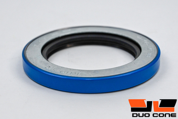 Армированная манжета (Сальник) RE65591 John Deere