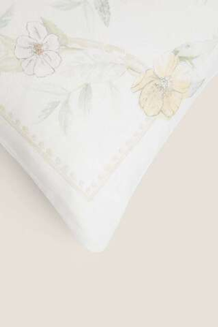ZARA HOME ЧЕХОЛ ДЛЯ ДЕКОРАТИВНОЙ ПОДУШКИ С ЦВЕТОЧНЫМ УЗОРОМ, КРЕМОВЫЙ