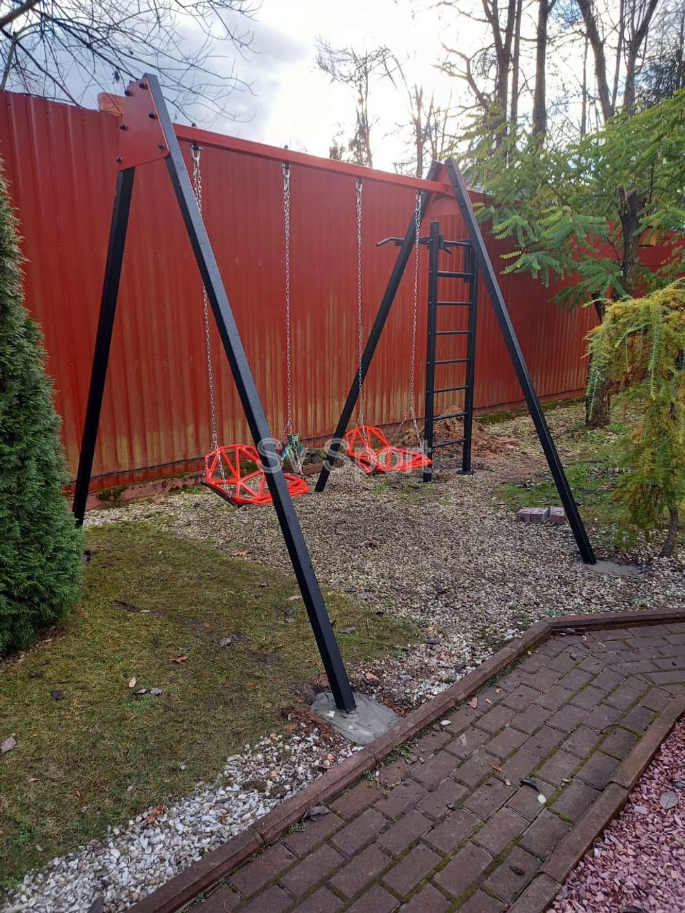 Монтаж уличных качелей Sv Sport