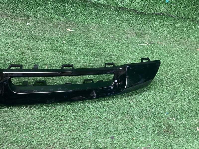 Молдинг перед. бампера Mercedes GLS x167 19-23 AMG