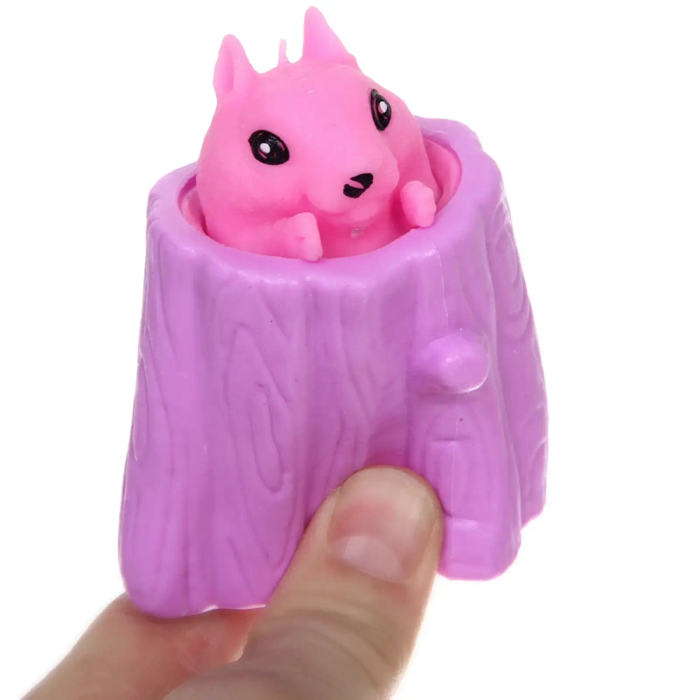 Игрушка «Бурундучок в пеньке», 6 см, микс СТИКЕР НА ВЛОЖЕНИЕ