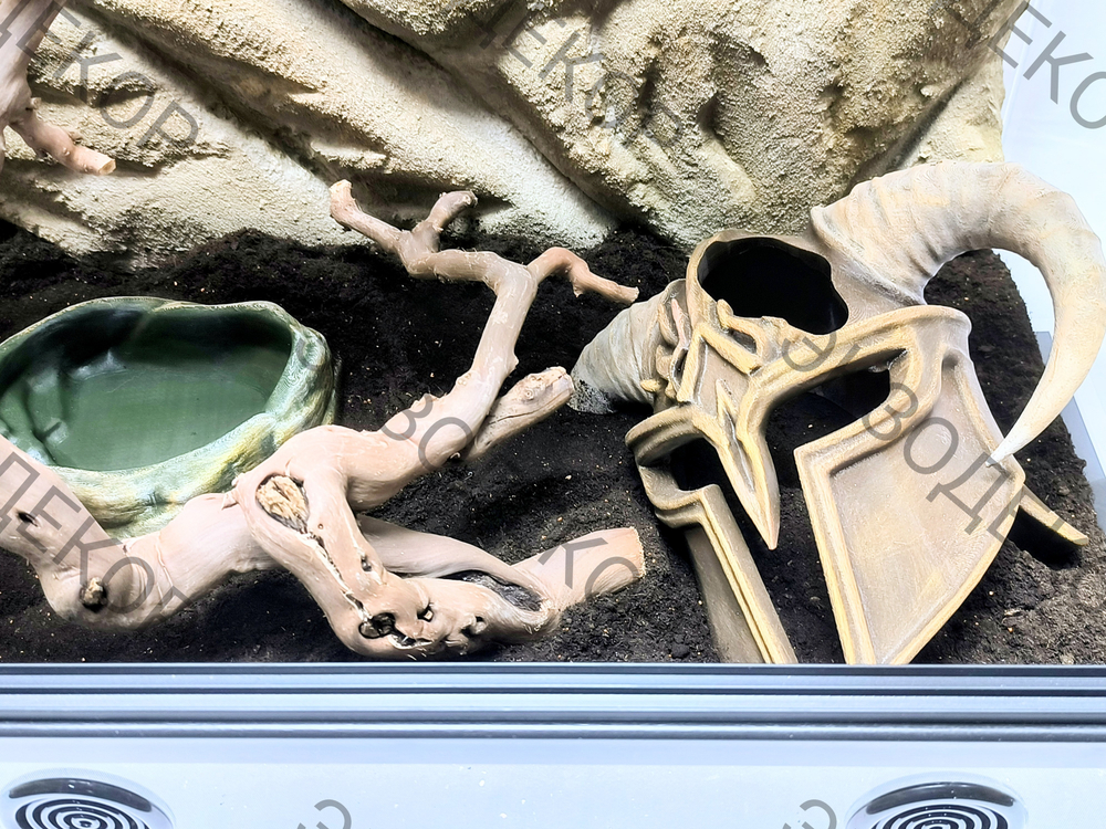 Полный комплект для содержания змеи. Террариум 100х50х40 и всё необходимое для содержания.