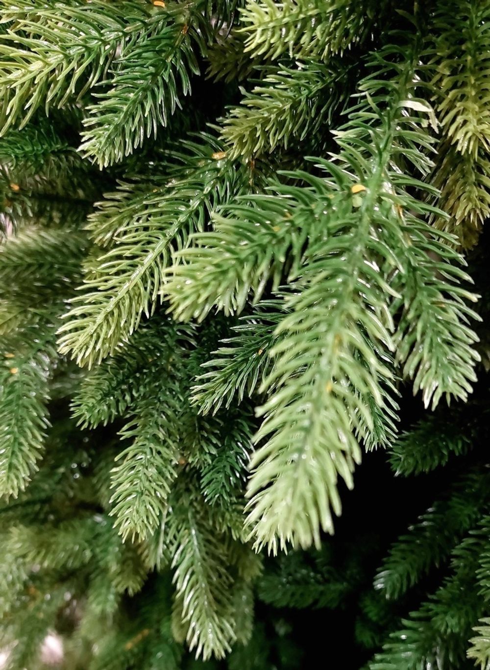 Елка с гирляндой встроенной «Юлия» (Литая хвоя) 230 см / 2,3 м