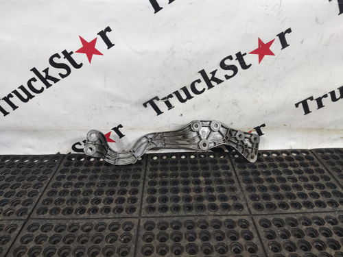 Кронштейн переднего бампера левый 2023г.