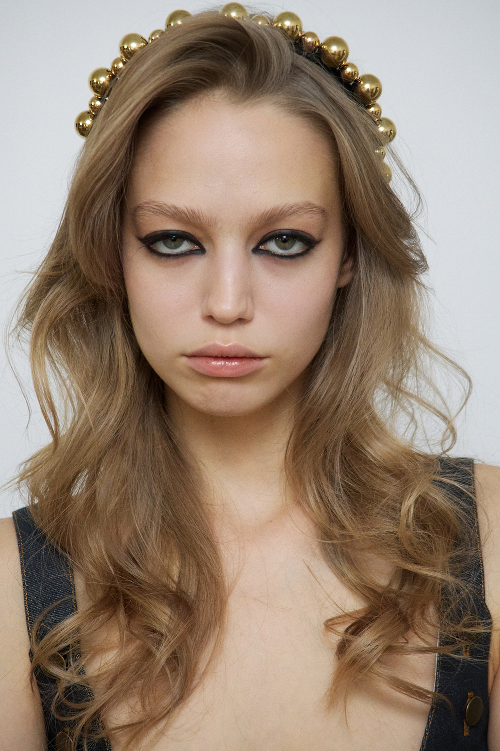 Ободок с разными золотыми шарами