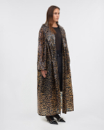 modele-fiona-imprime-leopard-2