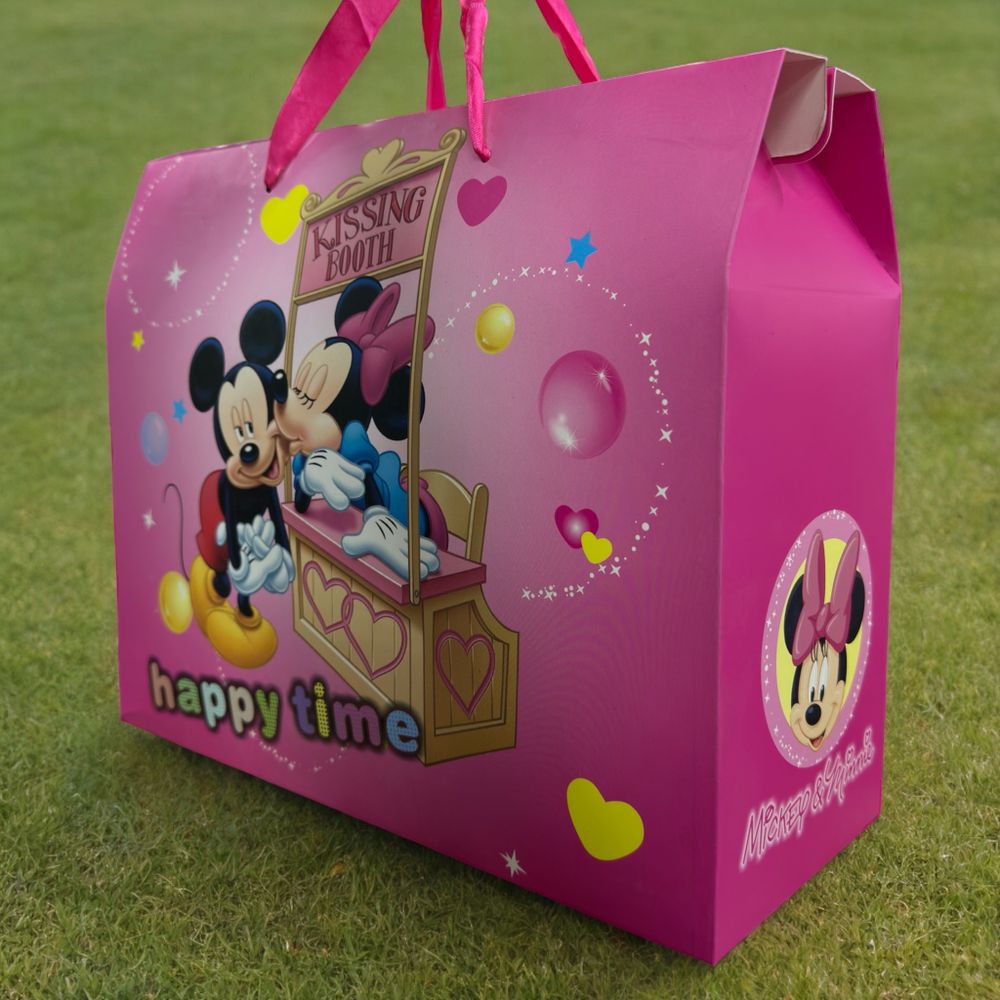 Подарочные коробки с ручками