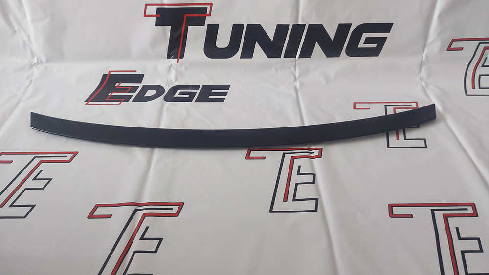 Спойлер лип крышки багажника (черный глянец)