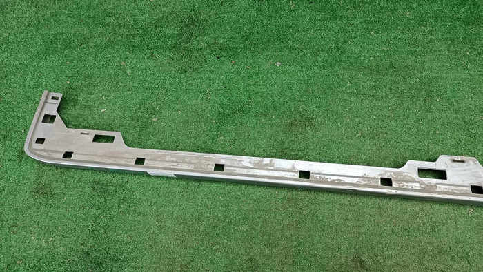 Накладка подножки правая Toyota Land Cruiser Prado (2009-н.в.)