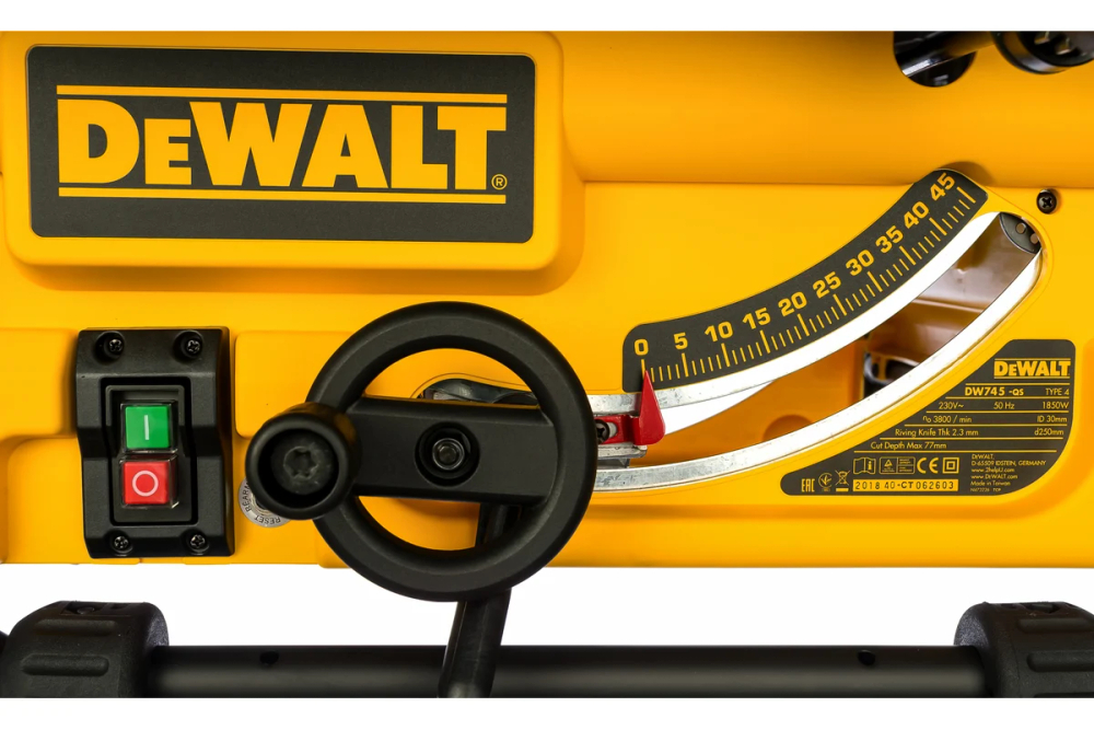 Настольная пила DeWalt DW745