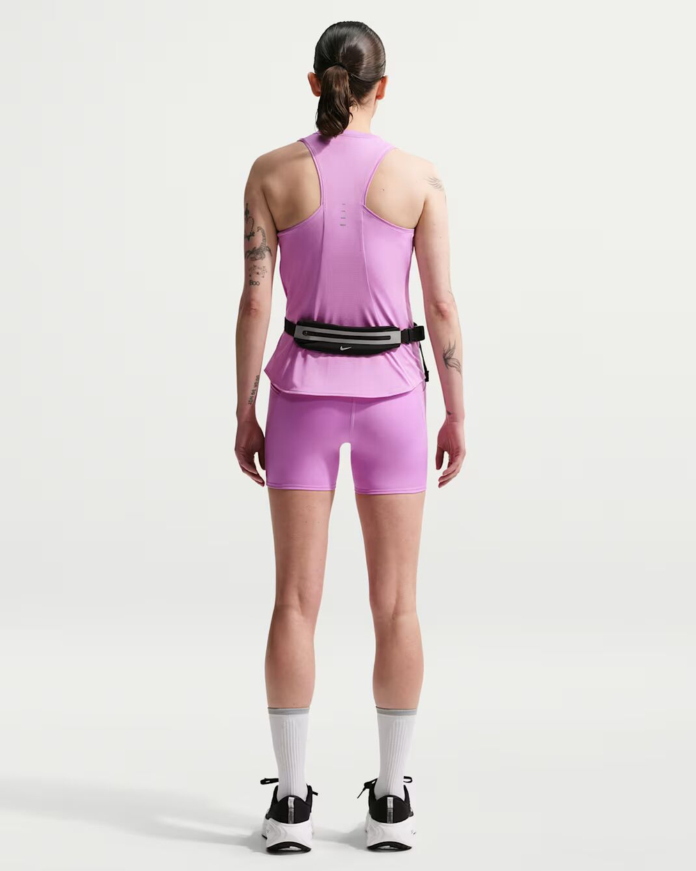 Nike Swift Женские шорты для бега с высокой талией (10 см), облегающим кроем и карманами - NIKE