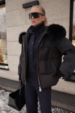 Пуховик комбинированный с мехом на капюшоне