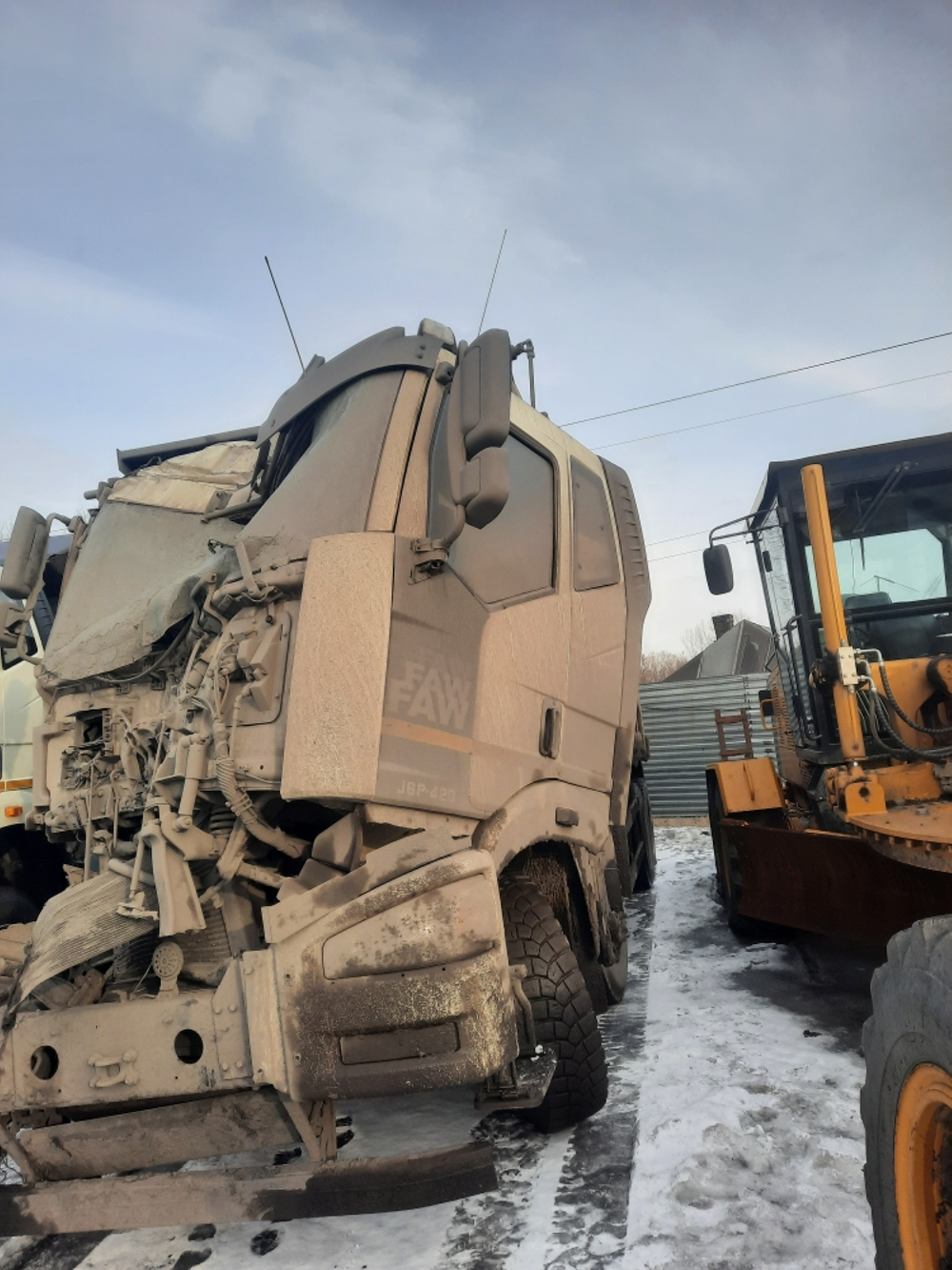 FAW J6 8x4 Самосвал СА3310Р66K24T4E5 (Дизельный, 11,1 л, 420 л.с., МТ)