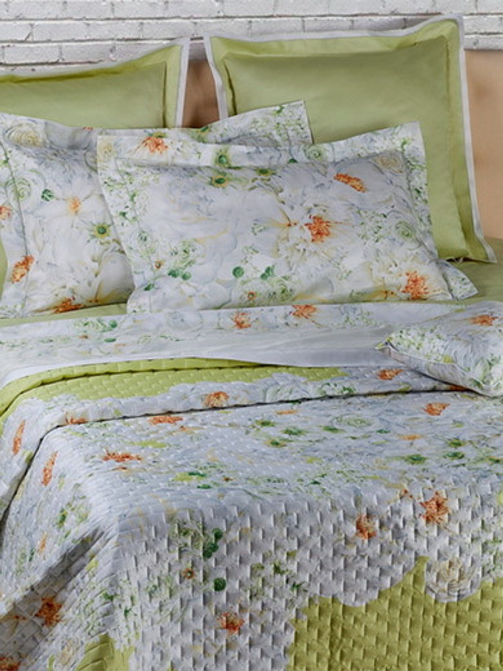 Покрывало 260х270 Mirabello White Bouquet белое Италия