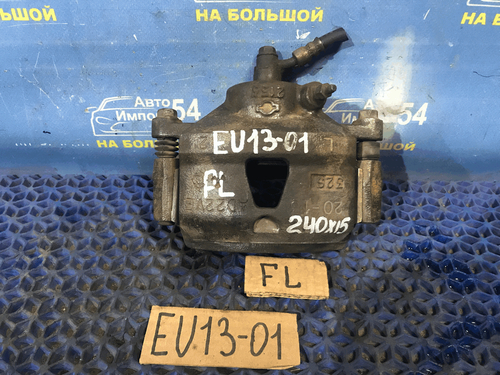 Суппорт тормозной передний левый NISSAN BLUEBIRD 1993