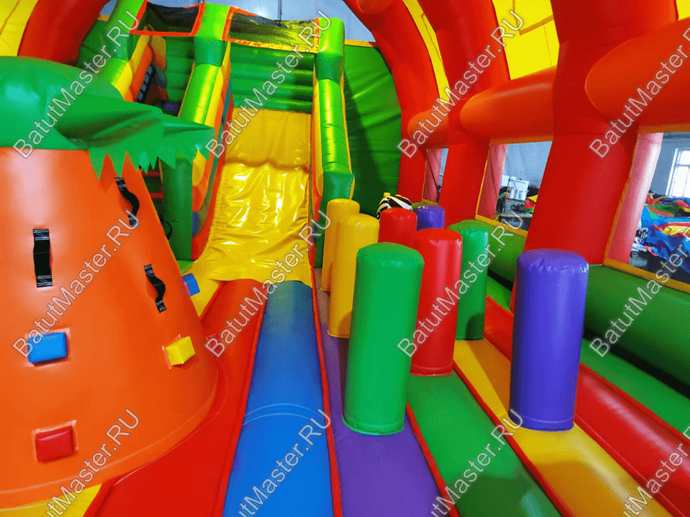 Коммерческий надувной батут "Зверята с крышей" 12*8*6 м