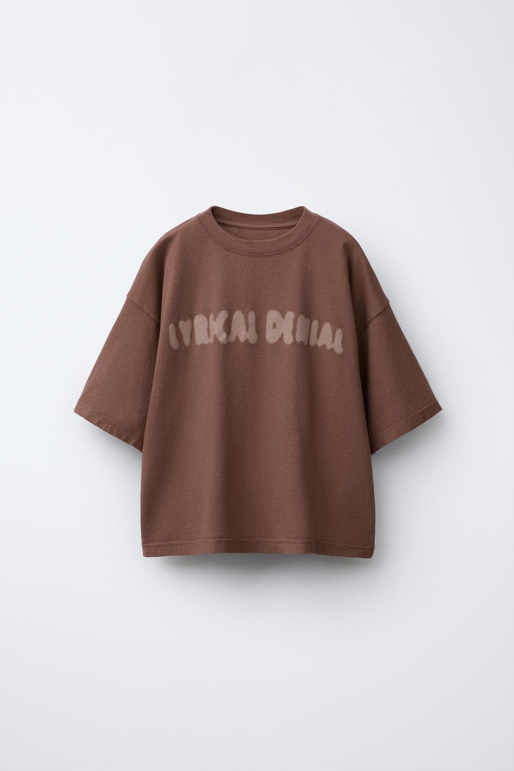 ZARA ФУТБОЛКА С ПРИНТОМ ГРАФФИТИ, КОРИЧНЕВЫЙ