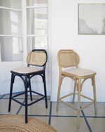 Барный стул Doriane из массива дуба с натуральной отделкой и мягким сиденьем 65 см