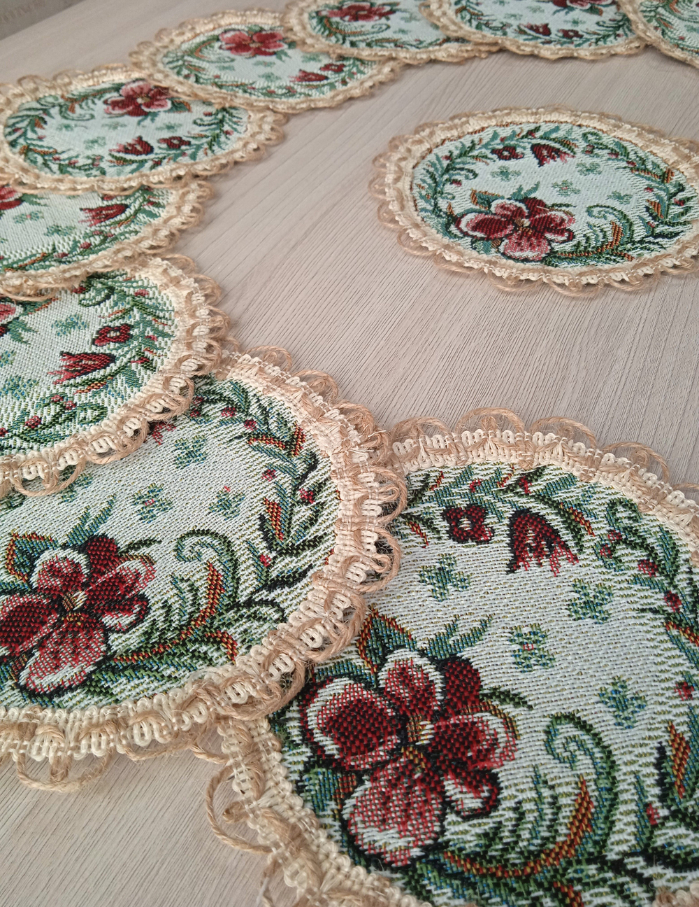 Набор гобеленовых салфеток Барбарис D15 см 10 шт