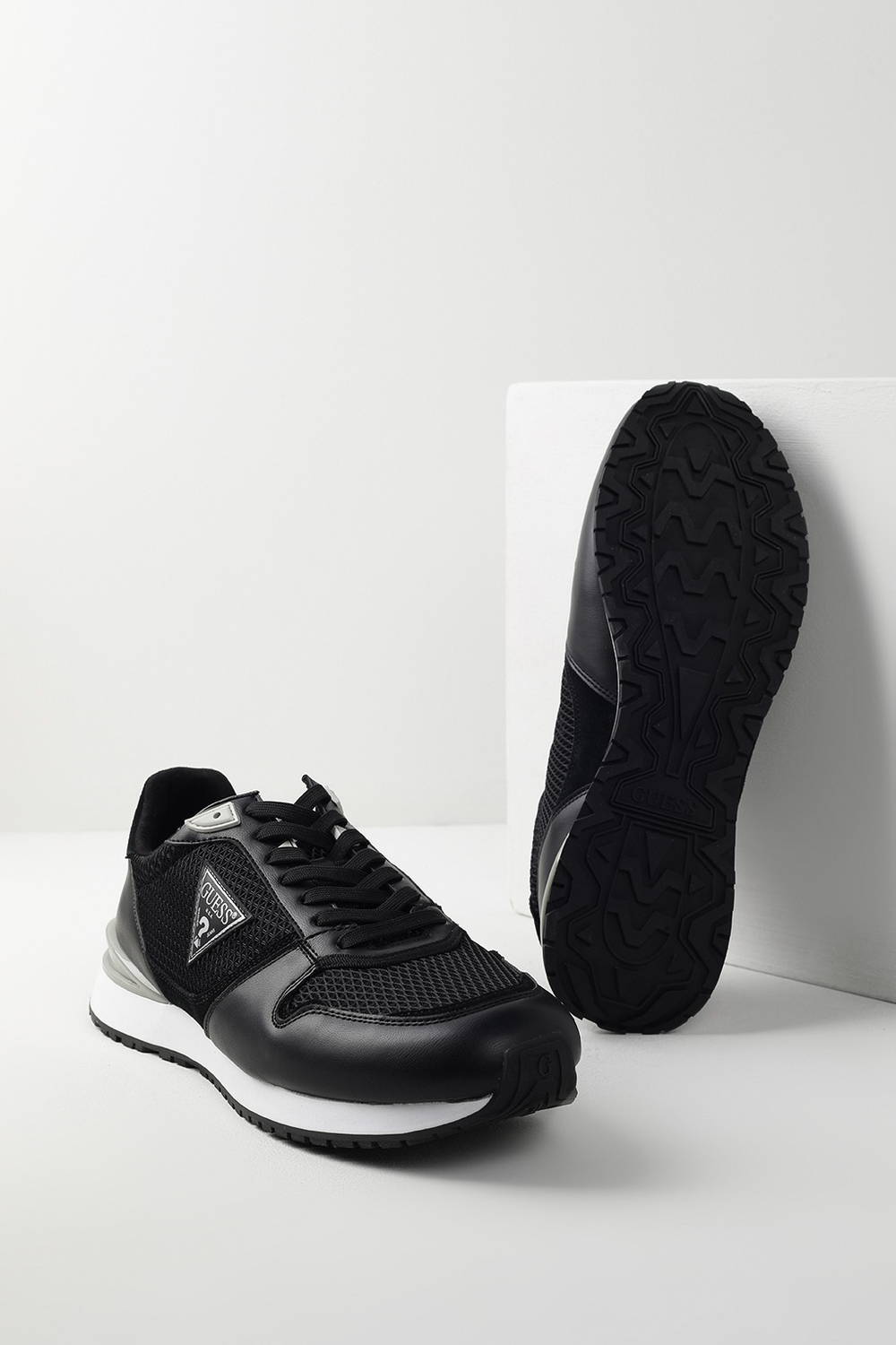 Кроссовки мужские GUESS ISLAND