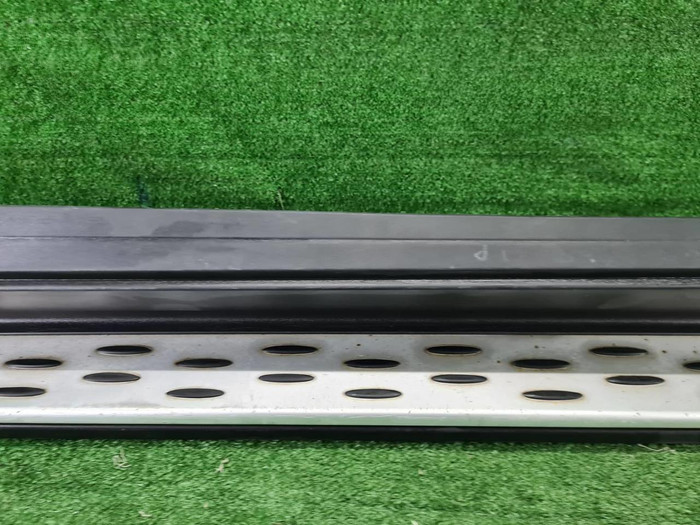 Наклад порога левая Mercedes ML GLE W166 (2011-2018)